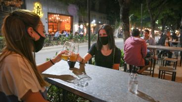 El sector gastronómico se opone a la restricción de circulación nocturna.