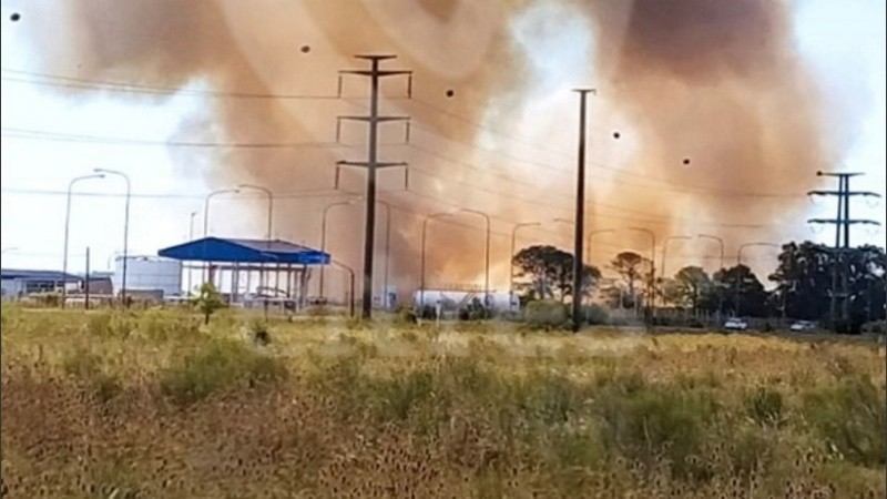 Incendio en la zona del Aeropuerto Internacional Rosario