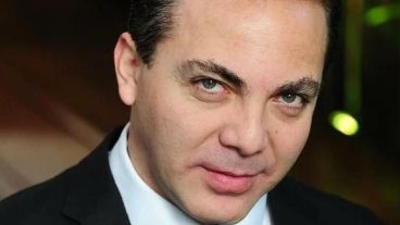 "Tener dos hijos, pero hasta ahí, ya tres hijos es demasiado. Empecemos a generar esa conciencia de tener dos hijos y basta”, dijo el cantante.