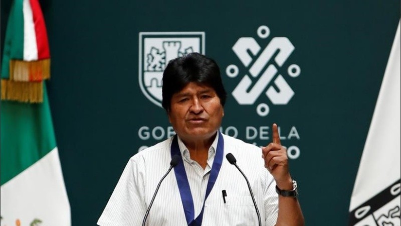 Aunque primero se desmintió, el equipo de prensa confirmó luego el positivo de Evo Morales.