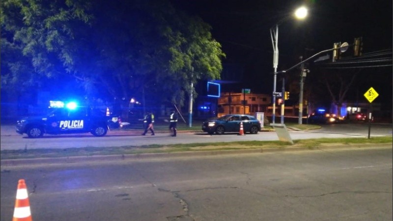 El 80 por ciento de los rosarinos cumplen con la restricción vehicular nocturna, según la Policía local.