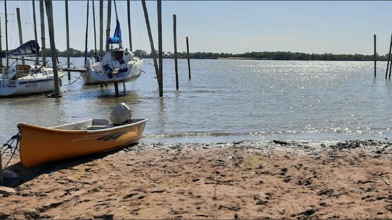 Prefectura avisó recomendó a capitanes especial cuidado con las maniobras sin asistencia de remolcadores.