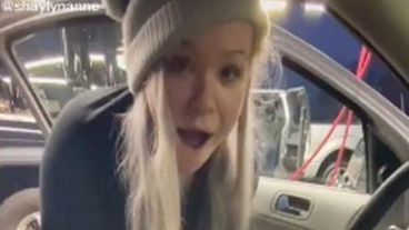 Su amiga la grabó y compartió un video en TikTok.