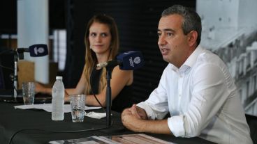 Los cambios fueron informados por el intendente Pablo Javkin, junto con la secretaria de Movilidad, Eva Jokanovic.