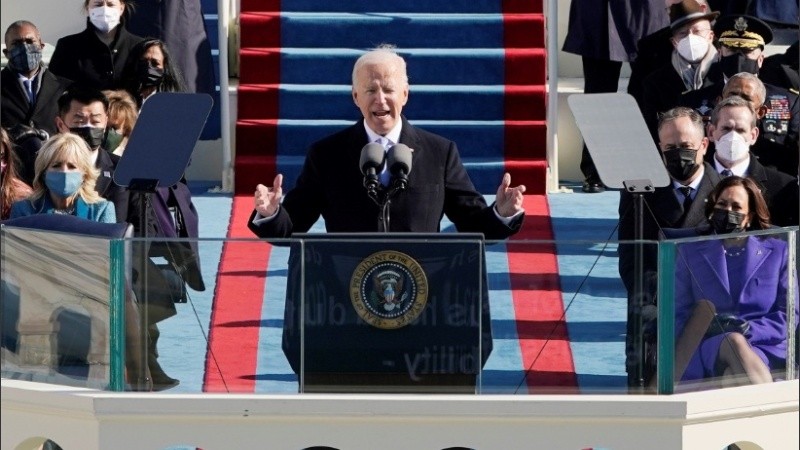 Joe Biden tomó posesión de su cargo en las escalinatas del Capitolio.