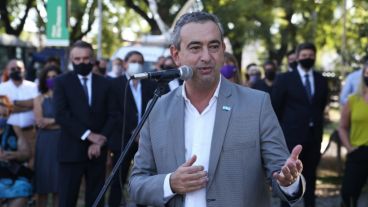 El intendente Pablo Javkin brindó una conferencia de prensa tras el acto.