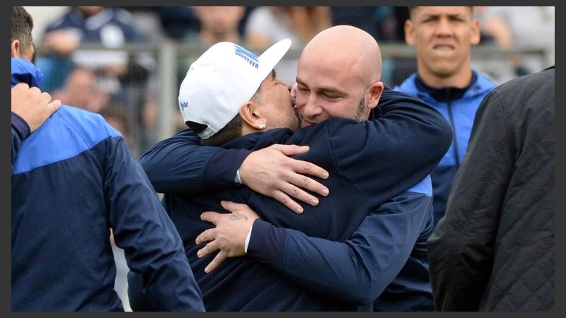 El ayudante de campo de Maradona lo acompañó hasta su muerte y luego renunció a su cargo en Gimnasia