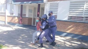 Así se llevaron detenida a una de las concejalas en Formosa