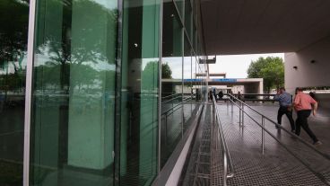 El joven ingresó al Heca en la noche de este domingo.