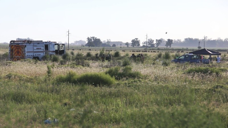 Policía, Sies y Bomberos trabajaron en el lugar del siniestro.