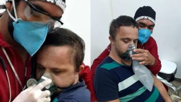 "Estaba tan debilitado, sufriendo en ese momento de agonía. Debido a la falta de aire, necesitaba el procedimiento" comentó la mujer que capturó la foto.