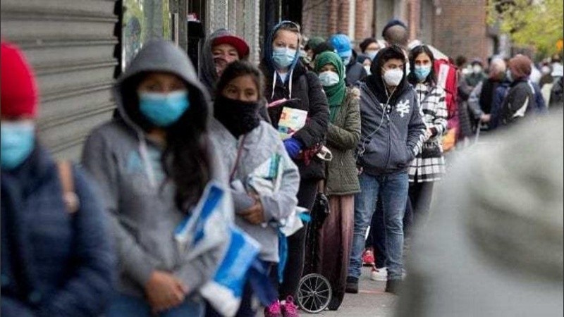 Quienes tienen estudios universitarios redujeron su empleo en un 7,6%.