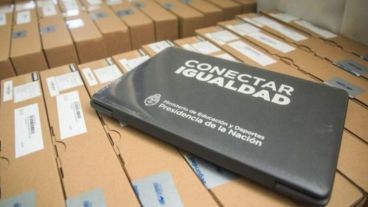 El ministro Nicolás Trotta confirmó que el Gobierno invertirá "más de 12.000 millones de pesos" en la adquisición de "500 mil computadoras".