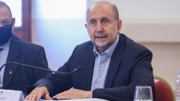 Perotti encabezó un acto de licitación de viviendas en Santa Fe.