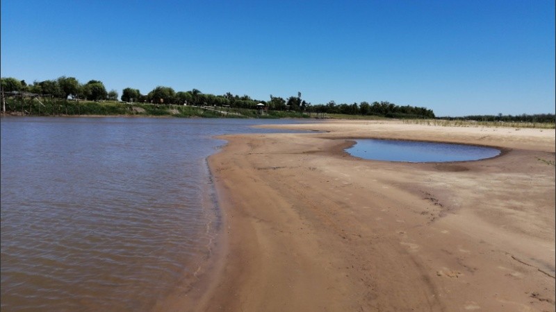 Grandes extensiones de arena donde antes había río en el Pimpollal. 