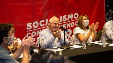 La ex intendenta de Rosario, Mónica Fein, será candidata para dirigir el partido a nivel nacional.