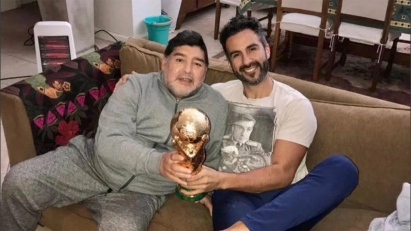 Diego Maradona y el neurocirujando Ricardo Luque