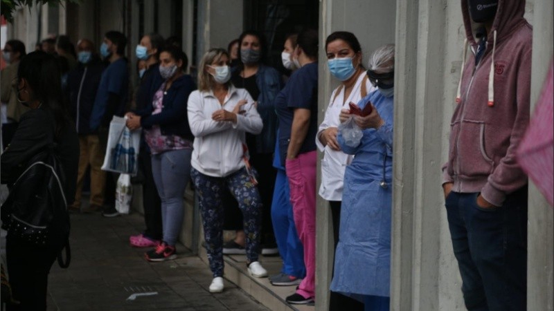 Los evacuados buscaron refugio cuando se largó la lluvia.