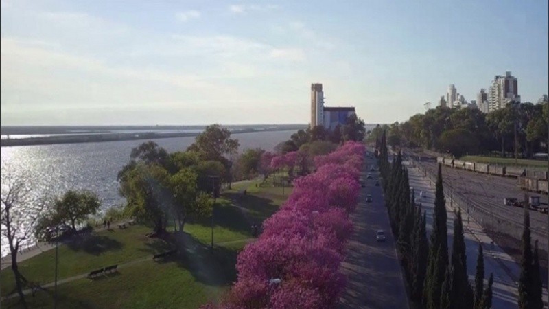 Entre los destinos provinciales más elegidos este verano se encuentran las ciudades de Rosario con el 37% del total de visitantes nacionales.