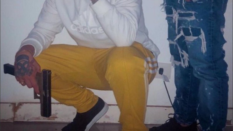 Franco con un arma en su Instagram.