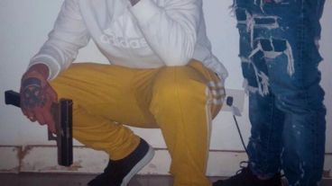 Franco con un arma en su Instagram.