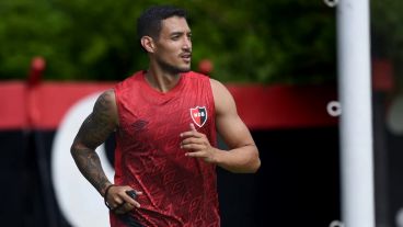 El defensor leproso realizó sus primeros movimientos con los rojinegros