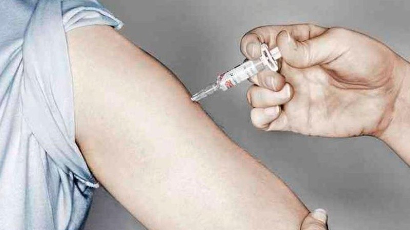 El Ministerio detalló que más de 3,2 millones recibieron ya la primera dosis de la vacuna, y a más de 1,8 también se les aplicó la segunda.