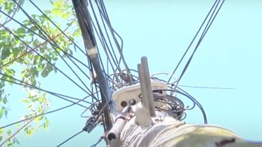 Los vecinos reclaman por el servicio de internet y teléfono.