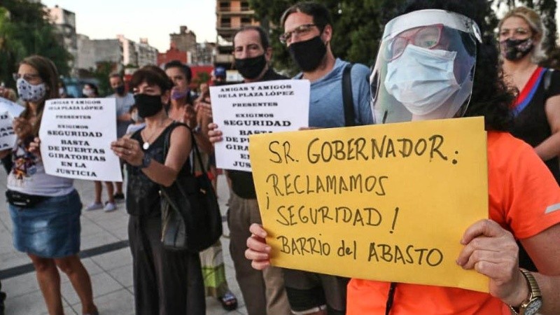 “Basta de inseguridad”: convocan a una marcha en Pellegrini y Corrientes