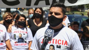 Gómez fue asesinado el martes pasado cuando jugaba a la pelota con su hijo.