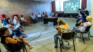 El intendente mantuvo el encuentro en el Distrito Centro.