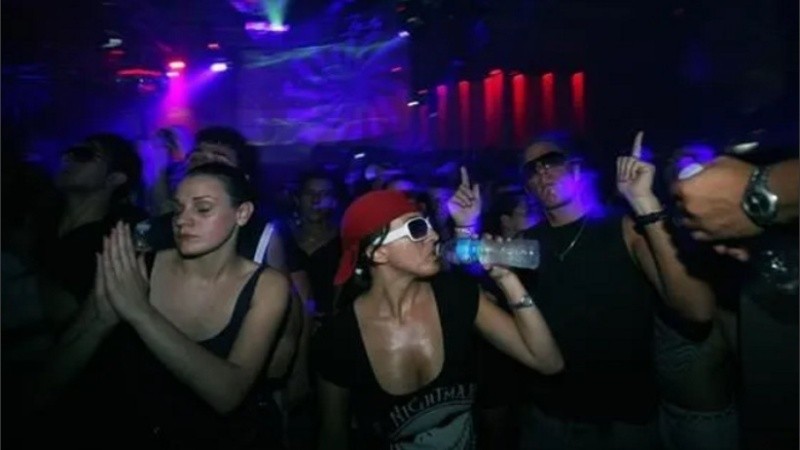 Las fiestas electrónicas y el consumo de drogas sintéticas.