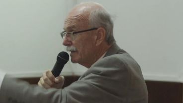 Bortolozzi: "El funcionario pública tiene presentada la renuncia el día que asume".