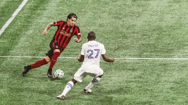 El defensor vuelve al club tras un buen paso por el fútbol estadounidense.