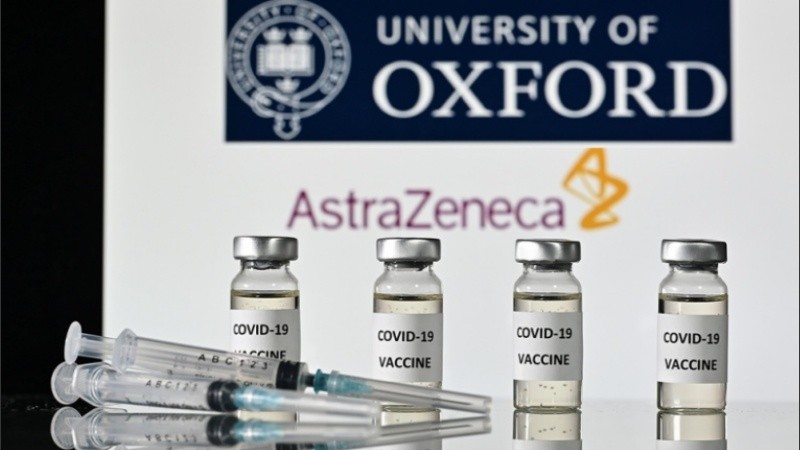 La vacuna de Oxford y AstraZeneca está siendo producida en Argentina para su distribución en América latina.