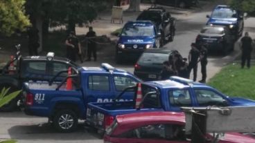 Las víctimas fueron acribilladas cuando iban en un Peugeot 306 verde.