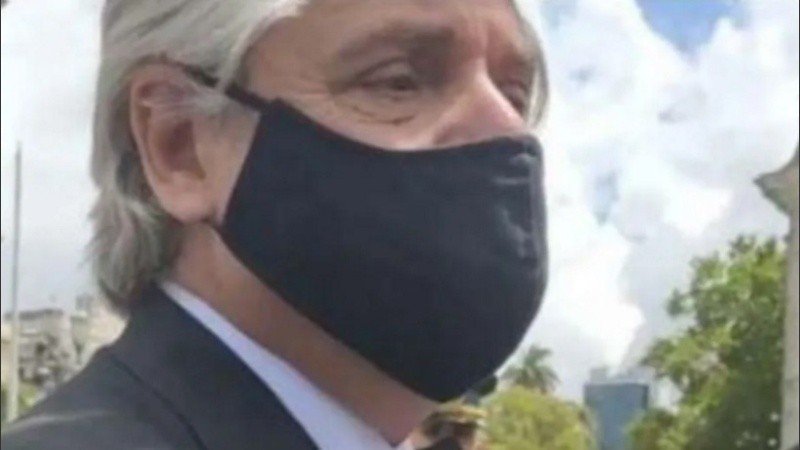 El mandatario fue abordado por periodistas a la salida de Casa Rosada.