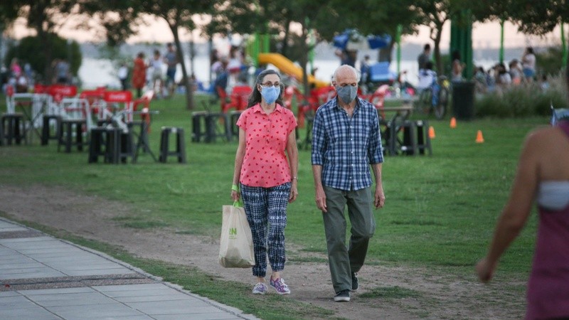 Ante la falsa sensación de fin de la pandemia, piden no relajar cuidados.