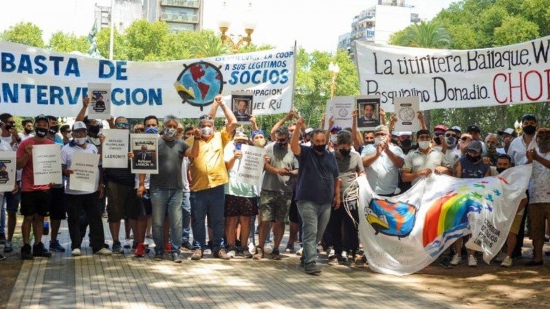 Estibadores protestaron en repetidas ocasiones contra la intervención de la Cooperativa de Trabajos Portuarios