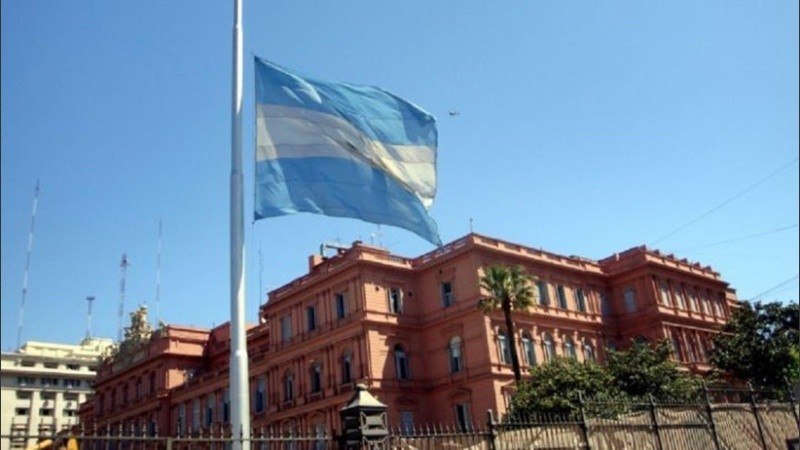 El presidente decretó los 3 días de duelo.