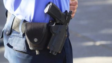 El policía deberá ser citado por la División Judiciales.