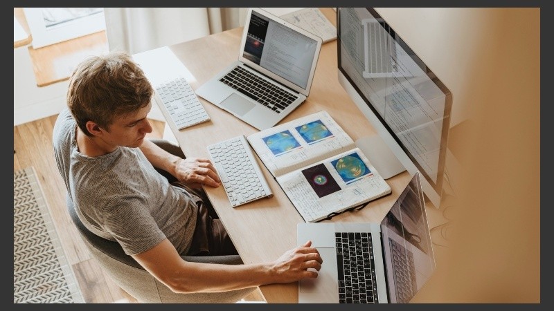 La mala postura genera distintas dolencias, afectando principalmente espalda y cuello