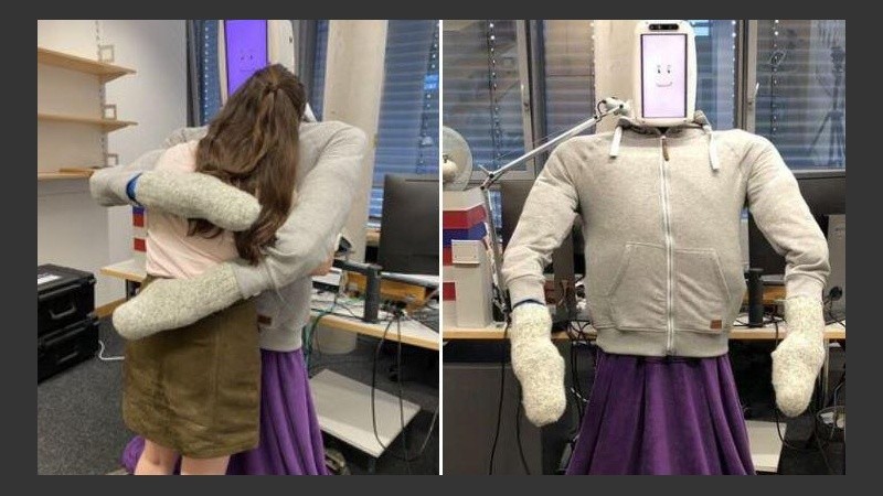 La máquina cuenta con sensores en cada articulación.