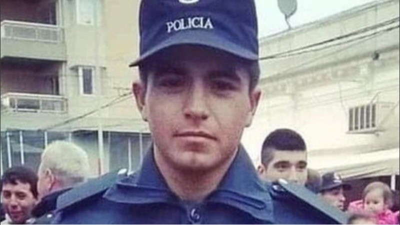 El agente se declaró culpable por amenazas y lesiones a una de sus exparejas.     