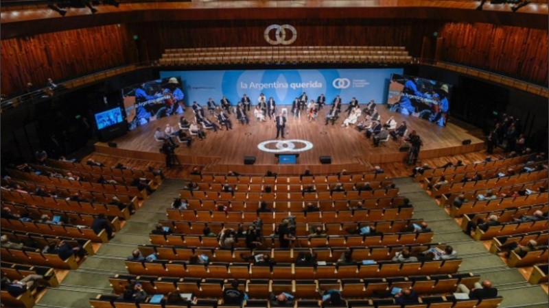 El lanzamiento del Consejo Económico y Social se realizó en el Centro Cultural Kirchner.