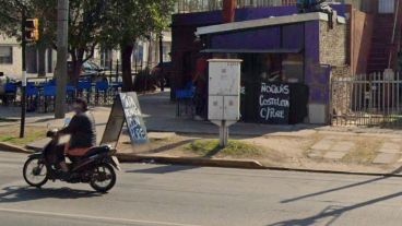 El comercio está ubicado en la esquina de Pellegrini y Liniers.