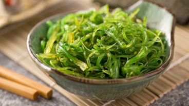 Por su cantidad de vitaminas, minerales y nutrientes, se considera un Superalimento.