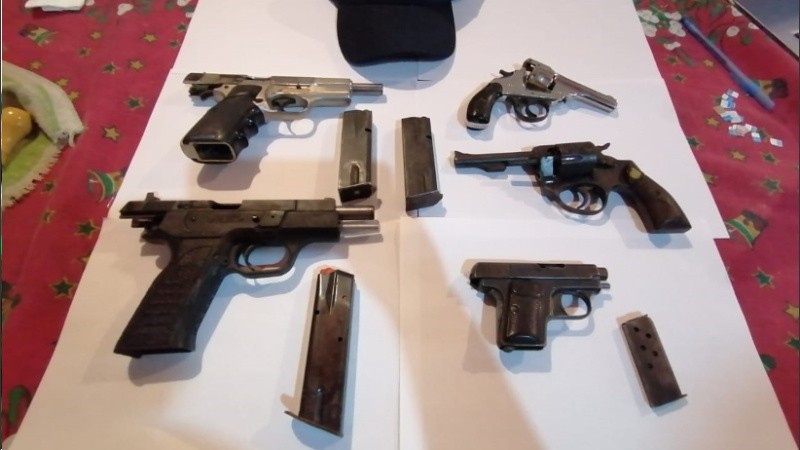Las armas que secuestró la Agencia de Control Policial. 