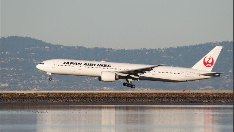 Este tipo de motores entró en servicio en junio de 1995 en United Airlines.