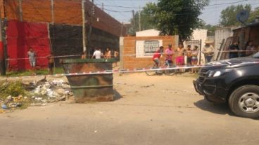 El volquete donde fue hallado el cuerpo de la joven.